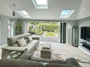 Lounge- click for photo gallery